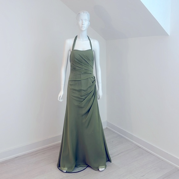 NWT BELLAFORMALS Sage Green - Picture 1 of 7